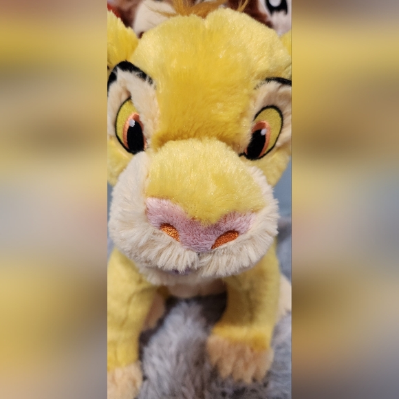Disney just play talking fuzzy yellow Simba works like new - Picture 4 of 17